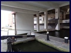 Worcester and Birmingham Canal 31 - sluice